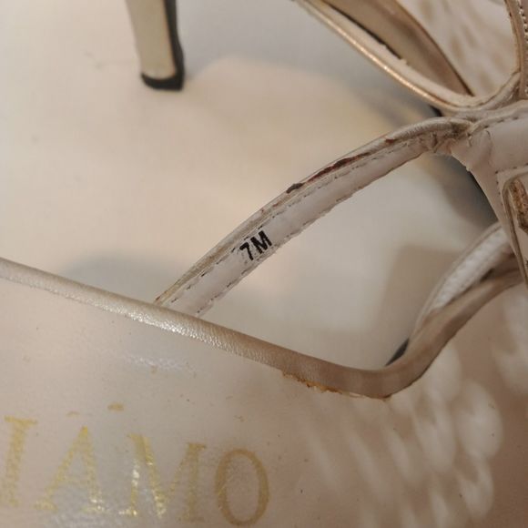 ANDIAMO Gold Double Strap Dressy Open Toe Women 3" Heels Size 7M - Picture 3 of 14